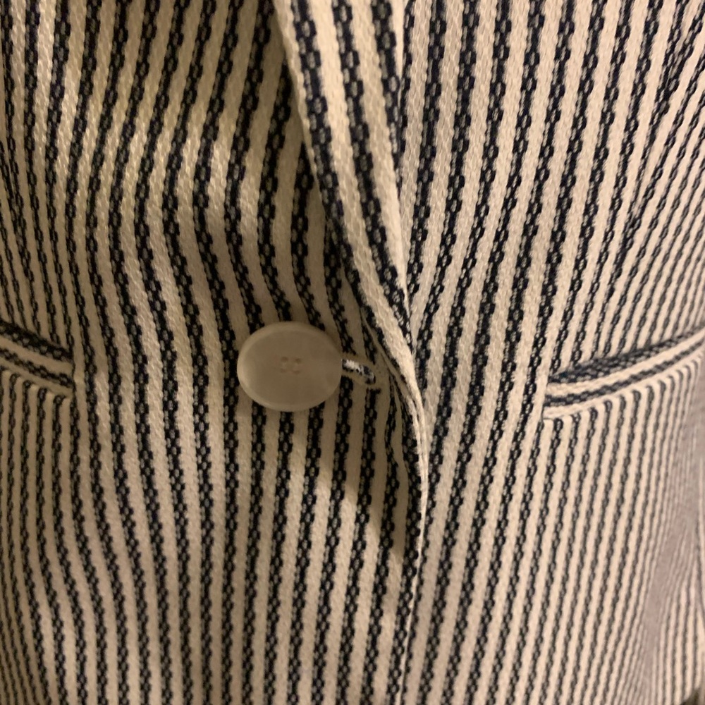 Ann Taylor dark blue and cream stripe two piece suit. - Picture 5 of 5